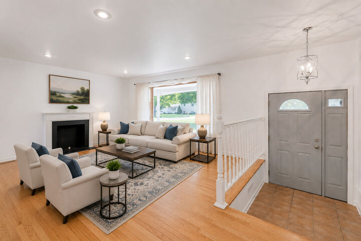 Property Photo:  945 Nottingham Lane  IL 60014 