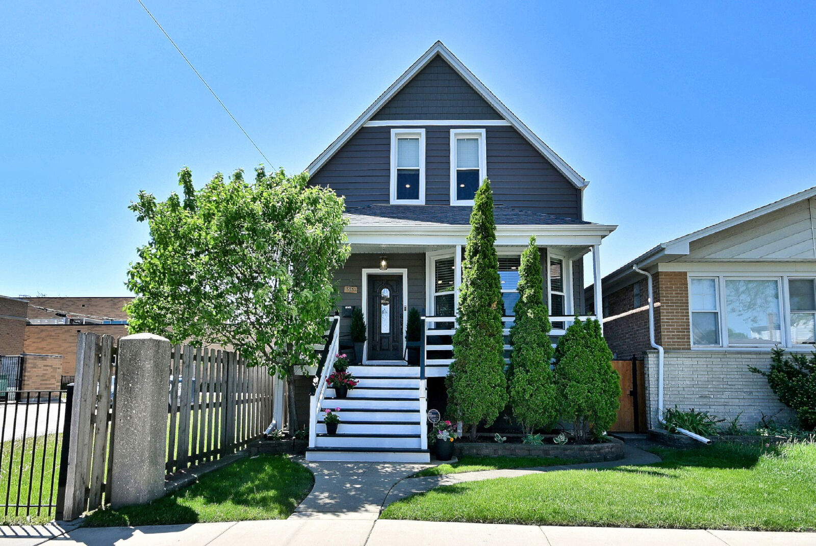Property Photo:  5831 W Leland Avenue  IL 60630 
