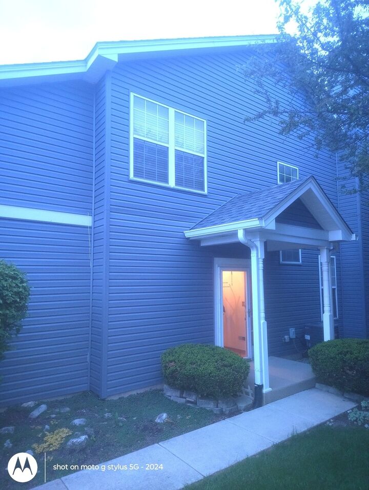 Property Photo:  502 Hartford Court  IL 60543 