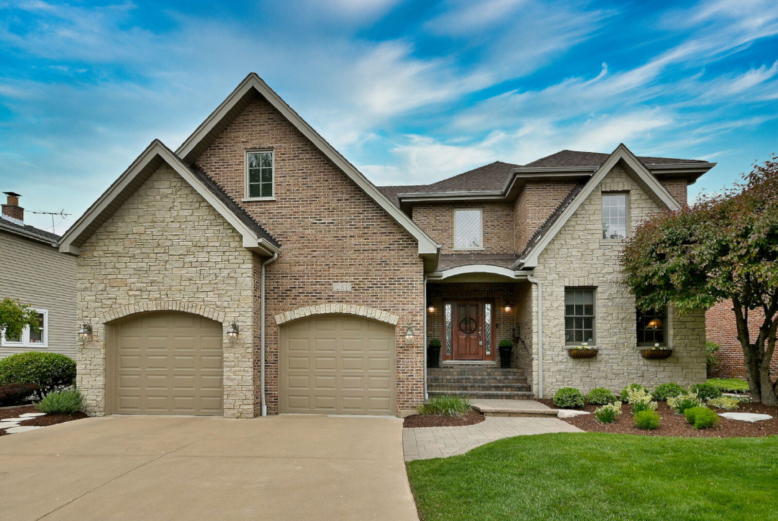 Property Photo:  281 E Vallette Street  IL 60126 