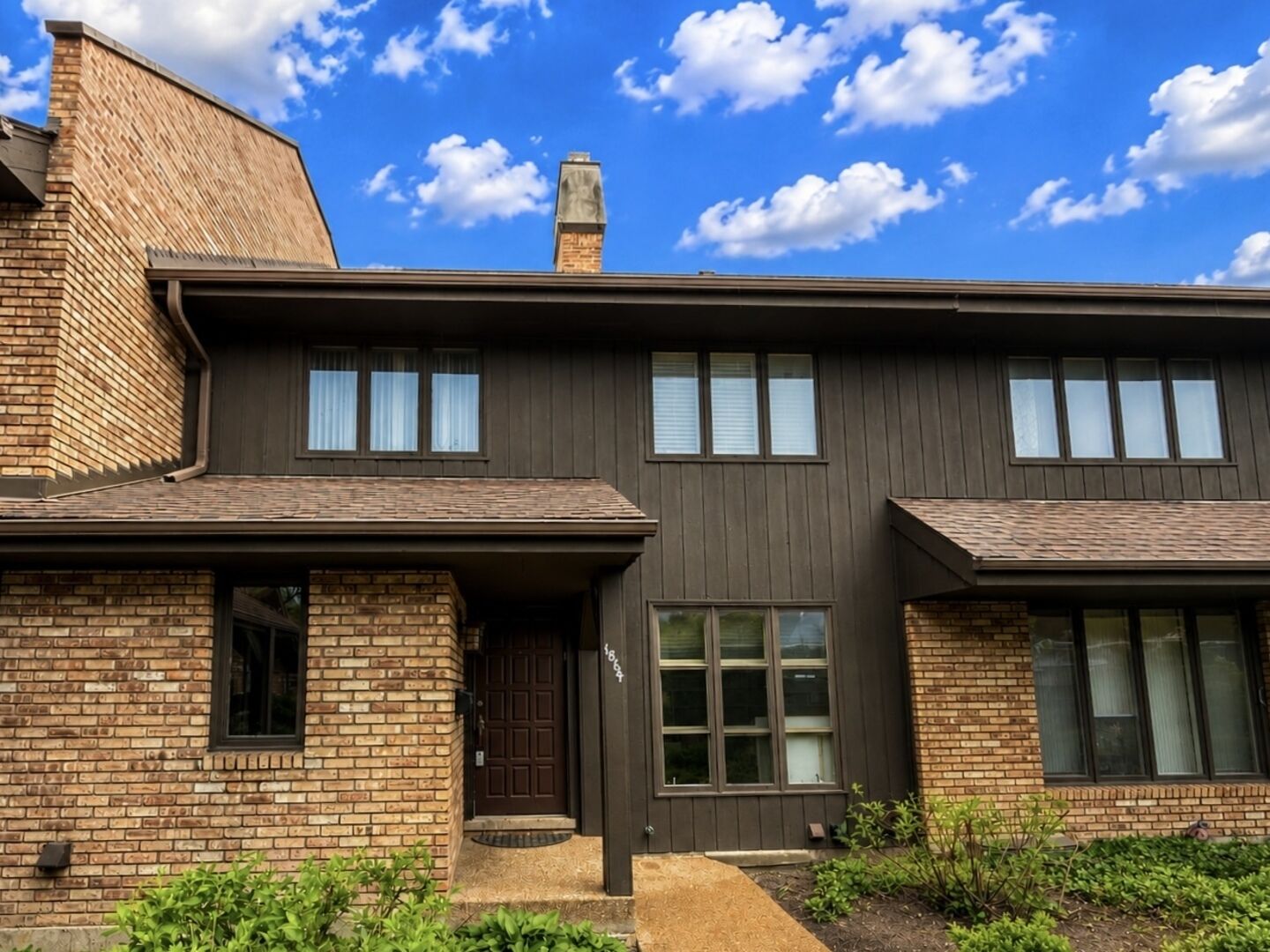 Property Photo: 1864 Mission Hills Lane IL 60062