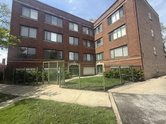 Property Photo: 8008 S Ridgeland Avenue 2A IL 60617