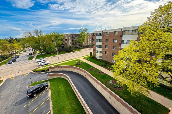 Property Photo:  5500 Lincoln Avenue 510-E  IL 60053 