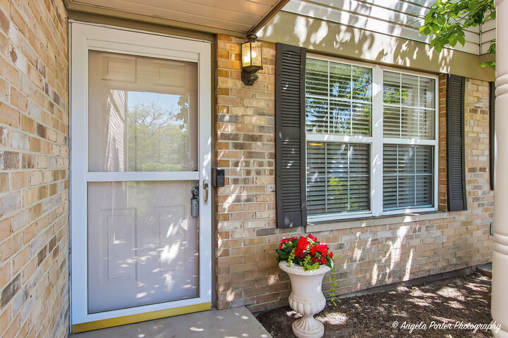 Property Photo: 386 Crystal Ridge Drive 386 IL 60012
