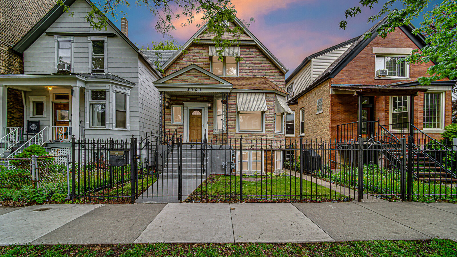 Property Photo:  3424 W Parker Avenue  IL 60647 