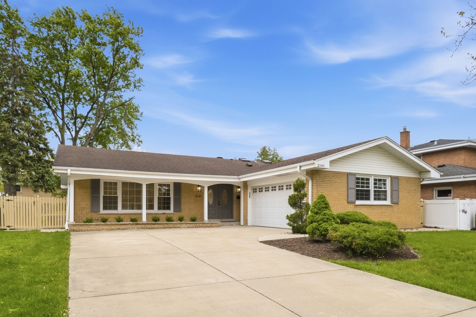 Property Photo:  2141 Walnut Street  IL 60068 