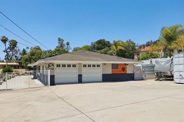 Property Photo:  2318 Orchard Avenue  CA 92019 