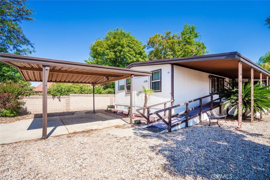 Property Photo:  1778 Burr Oak Way  CA 92543 