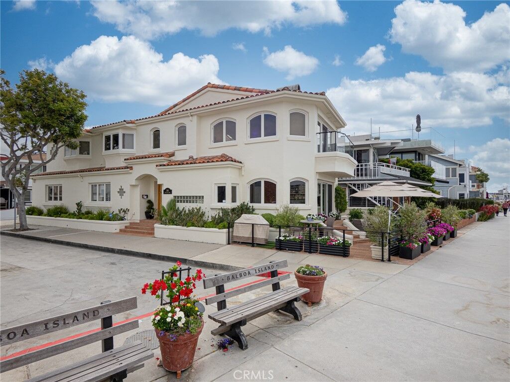 Property Photo:  300 S Bay Front  CA 92662 