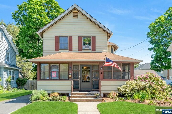 Property Photo:  52 Terrace Avenue  NJ 07662 