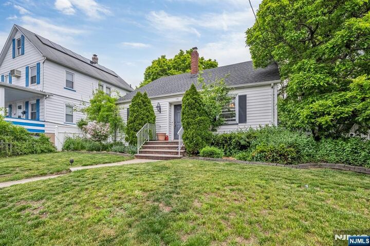 Property Photo:  151 Washington Street  NJ 07644 