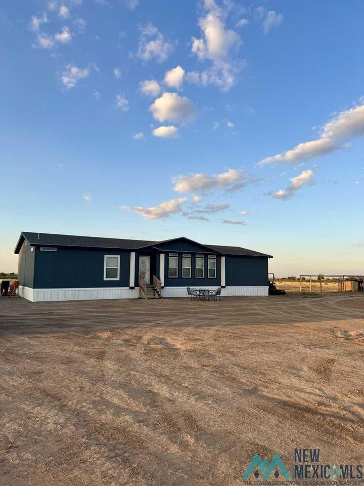 Property Photo:  58 Landreth Avenue  NM 88250 