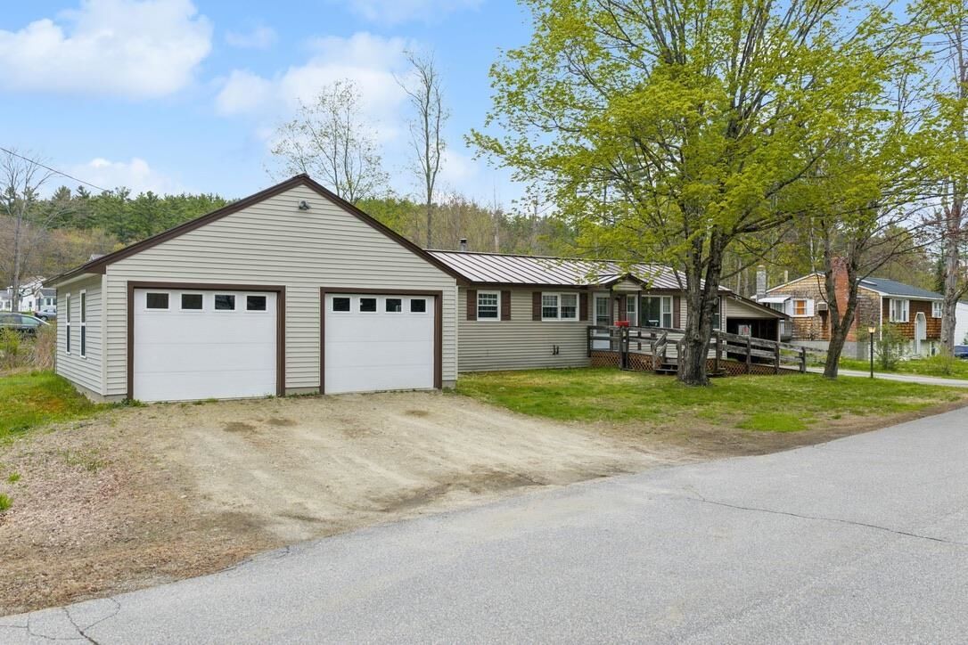 Property Photo:  1 Shannon Court  NH 03773 