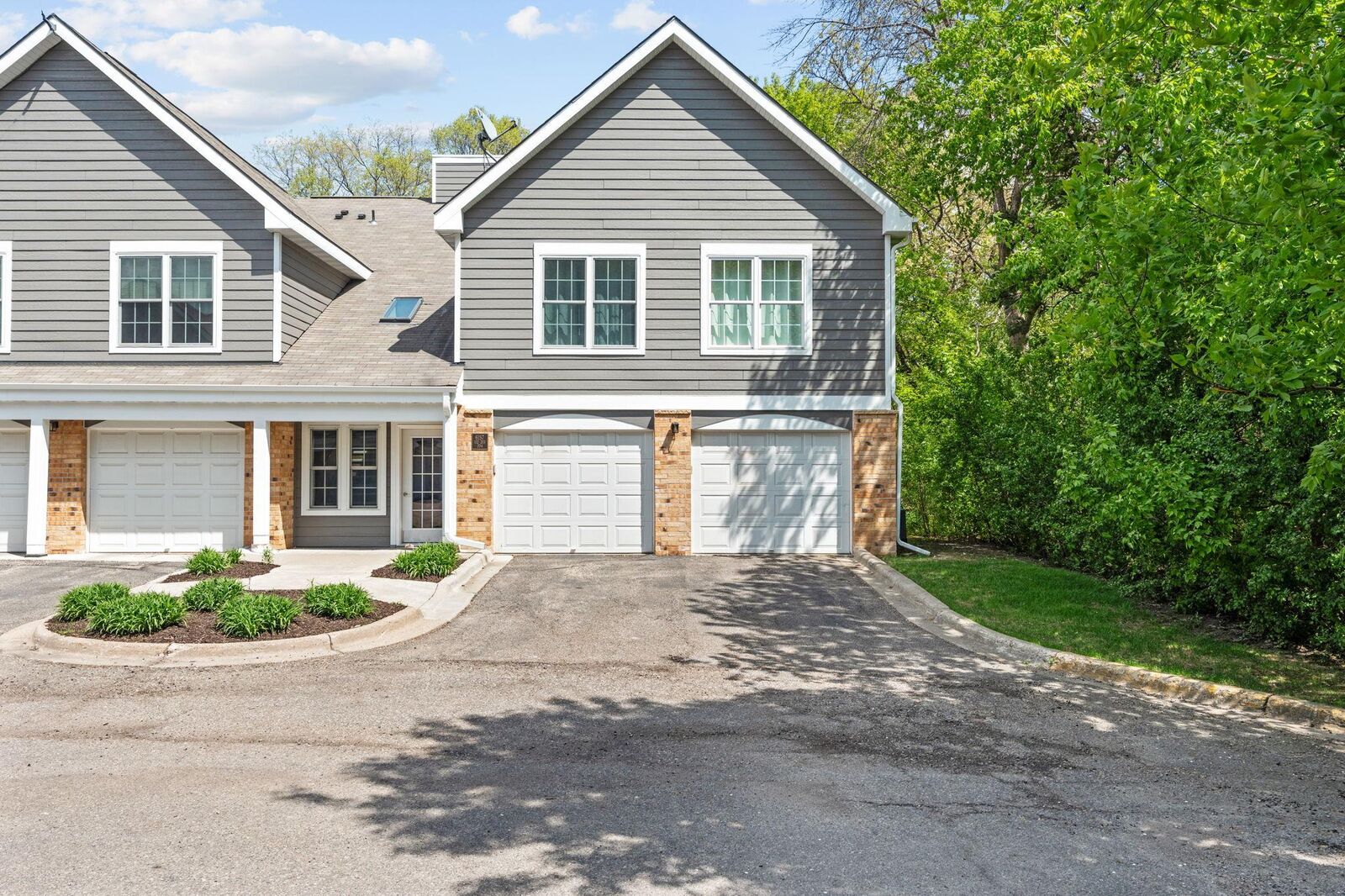 Property Photo:  6157 Chasewood Parkway 102  MN 55343 