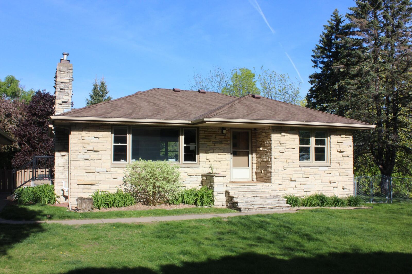 Property Photo:  9509 Briar Circle  MN 55437 