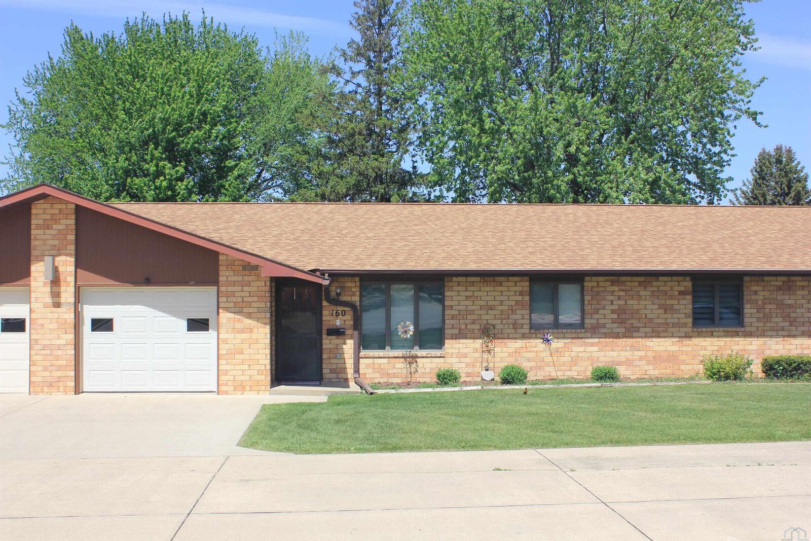 Property Photo:  160 6th Ave NE  IA 51031 
