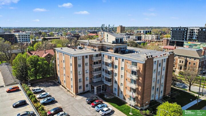 Property Photo:  500 S 37th Street 401  NE 68105 