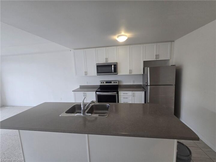 Property Photo:  77 Diana Avenue 5  ON N3T 0R6 