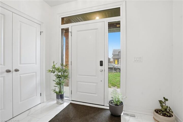 Property Photo:  1049 Kettle Court  ON L2A 1H3 