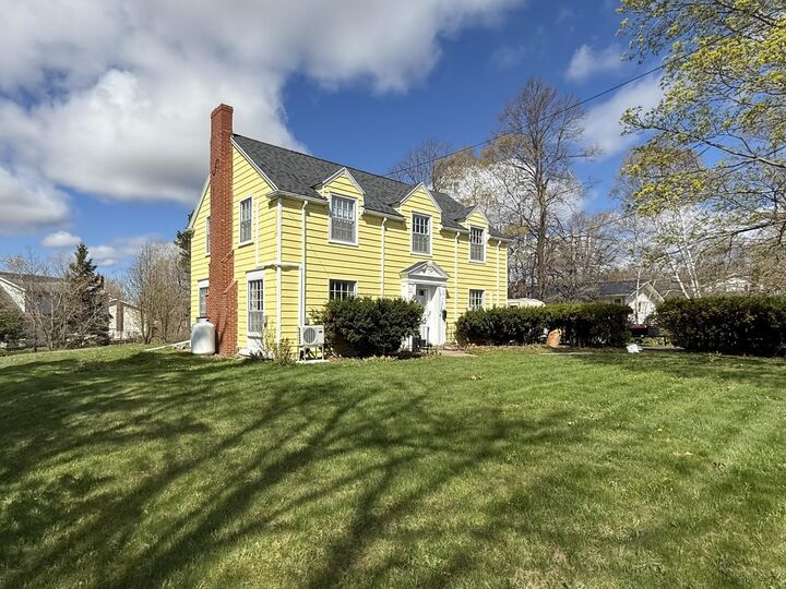 Photo de la propriété:  239 North River Road  PE C1A 3L5 