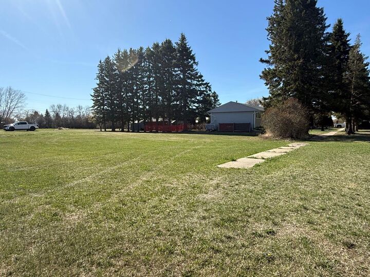 Property Photo:  4911 48 Avenue  AB T0B 2W0 