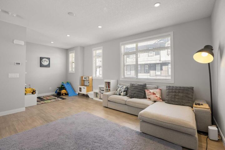 Property Photo:  309 Wentworth Row SW  AB T3H 1W7 