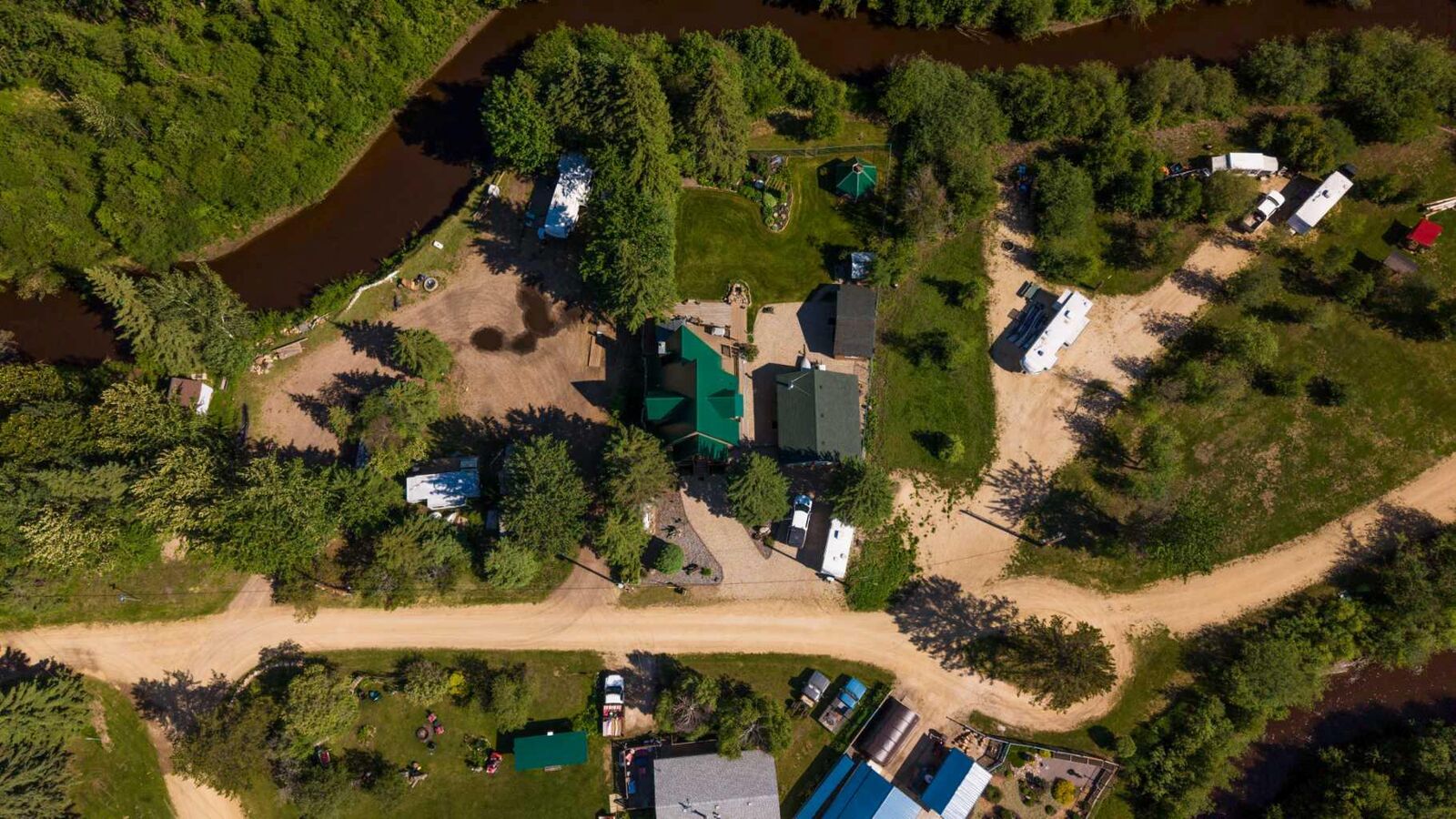 Property Photo: 113 Herb Crescent AB T0G 2A0
