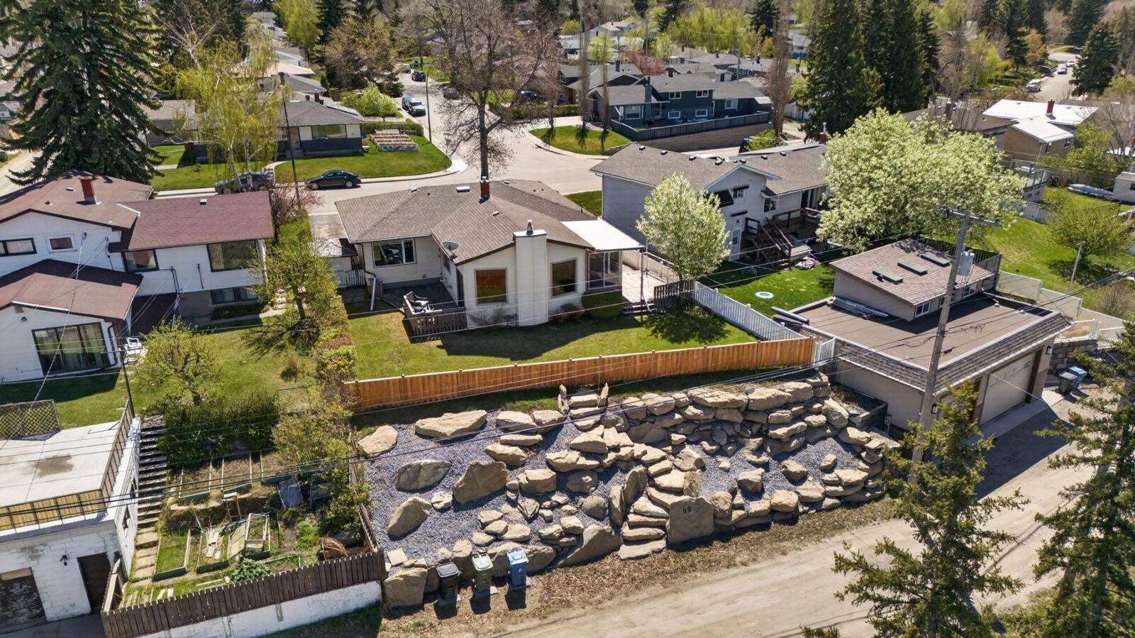 Property Photo:  59 Fairview Drive SE  AB T2H 1B4 