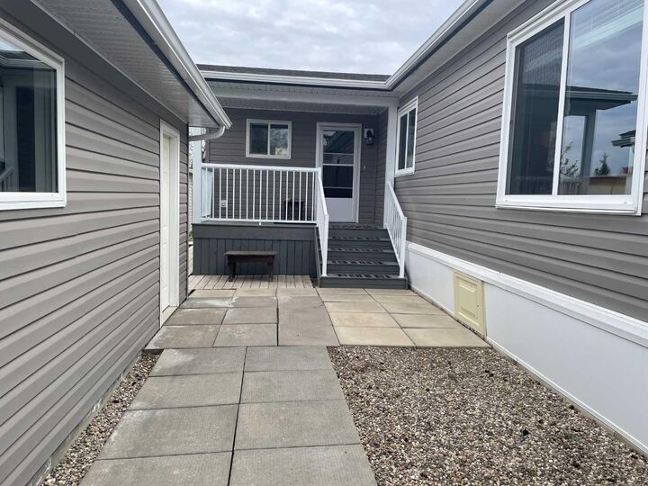 Property Photo:  10305 101 Street  AB T0H 1L0 