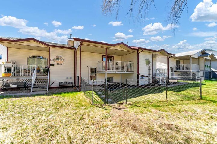 Property Photo:  155 3 Street NE  AB T1A 5M2 