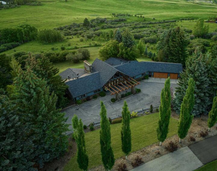 Property Photo: 188 Artists View Way W AB T3Z 3N1