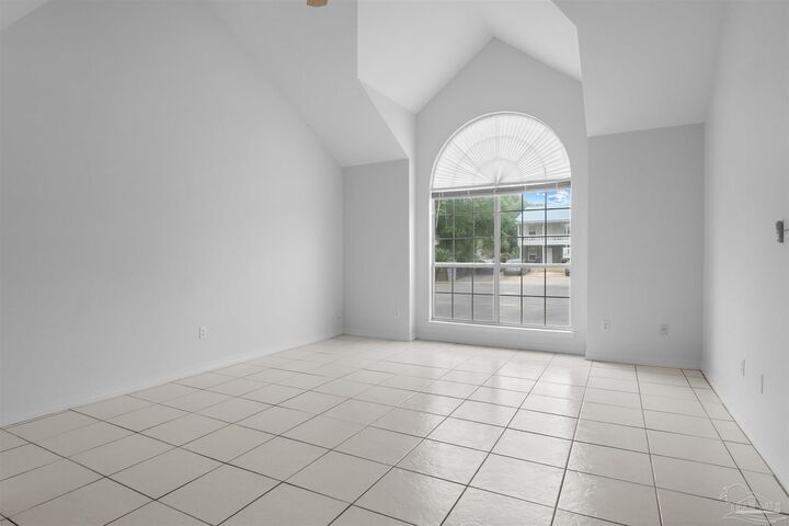 Property Photo:  1356 Redwood Ln  FL 32563 