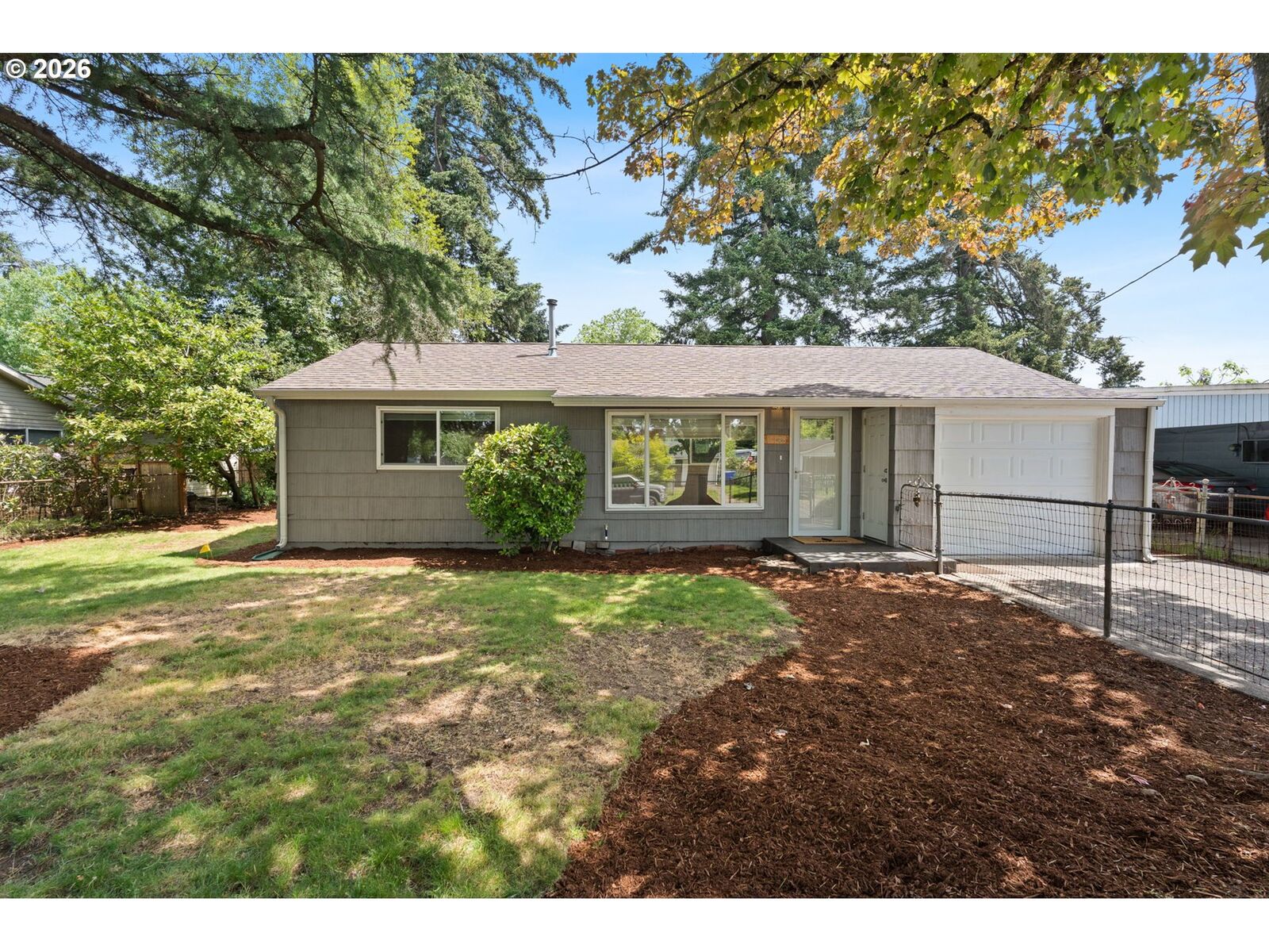 Property Photo:  2146 SE 119th Ave  OR 97216 