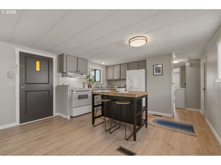 Property Photo:  1709 NE 78th St 101  WA 98665 