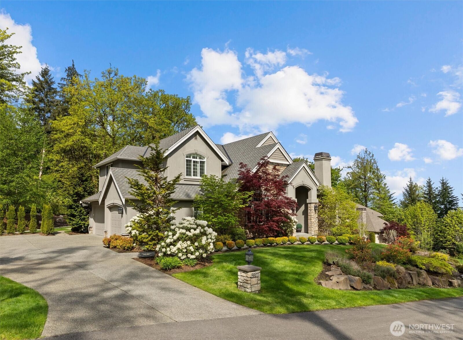 Property Photo:  5927  178th Court SE  WA 98006 