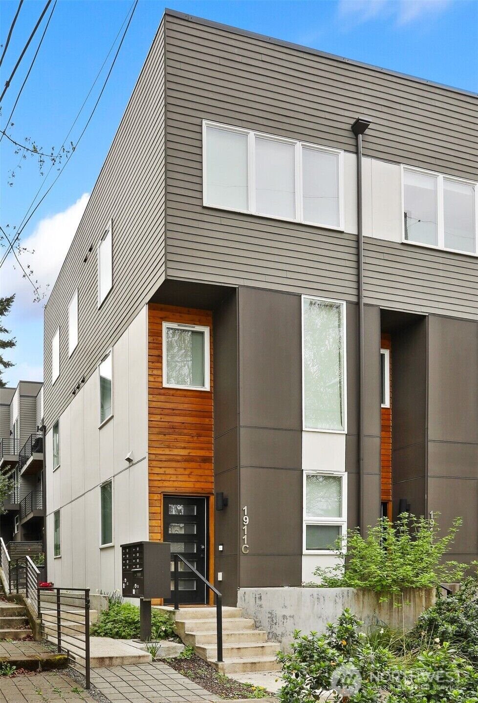 Property Photo:  1913  15th Avenue S Unit C  WA 98144 