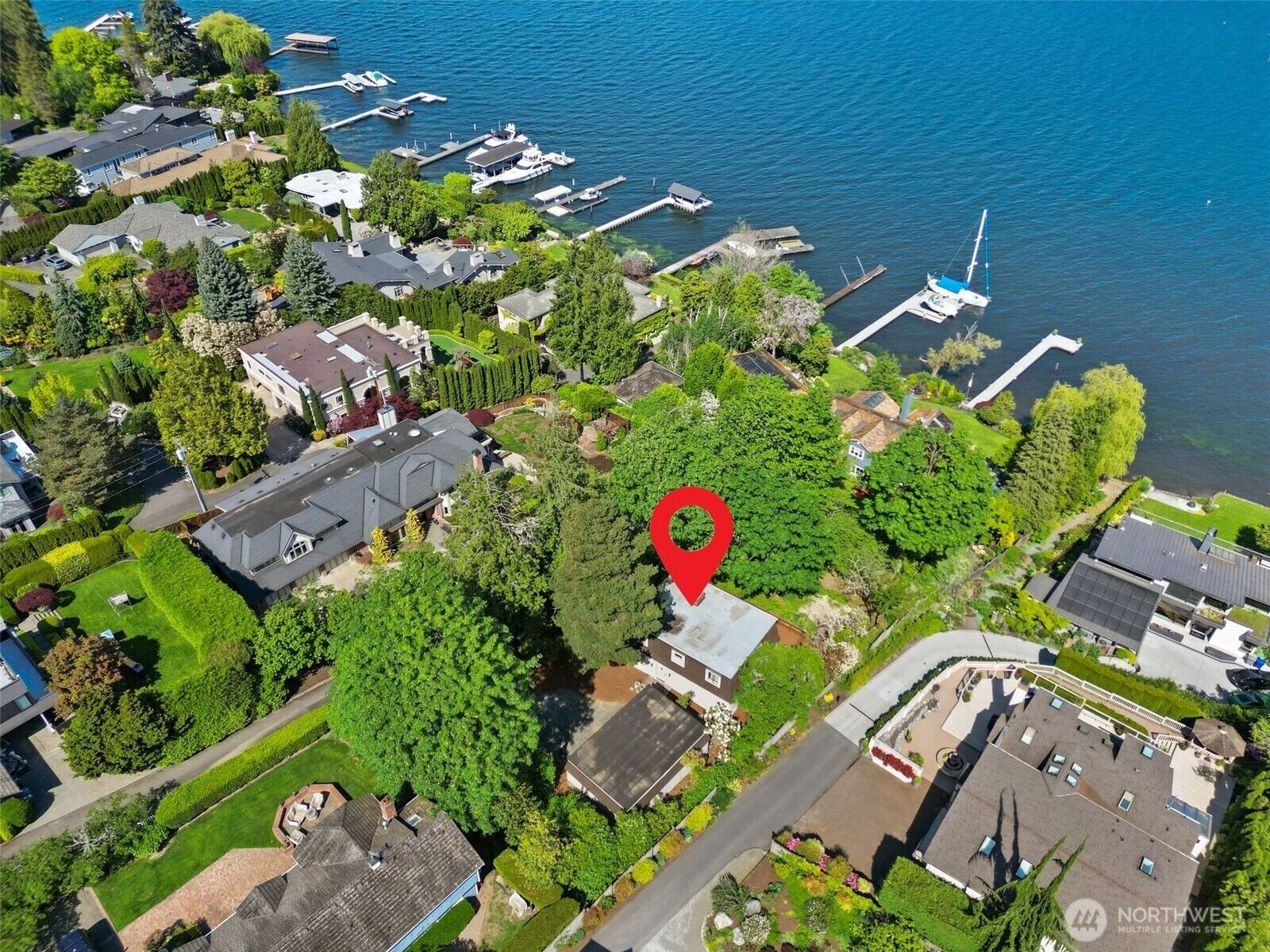 Property Photo:  4442  95th Avenue NE  WA 98004 