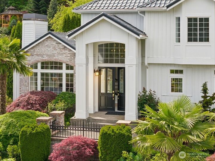 Property Photo:  6063  156th Place SE  WA 98006 