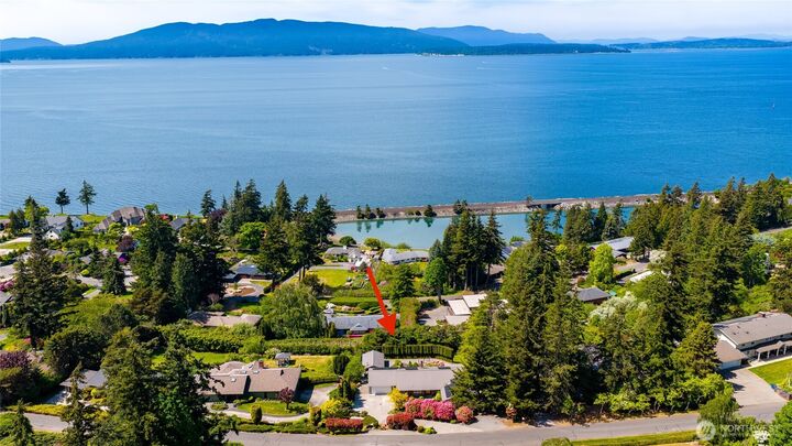 Property Photo:  418  Briar Road  WA 98225 