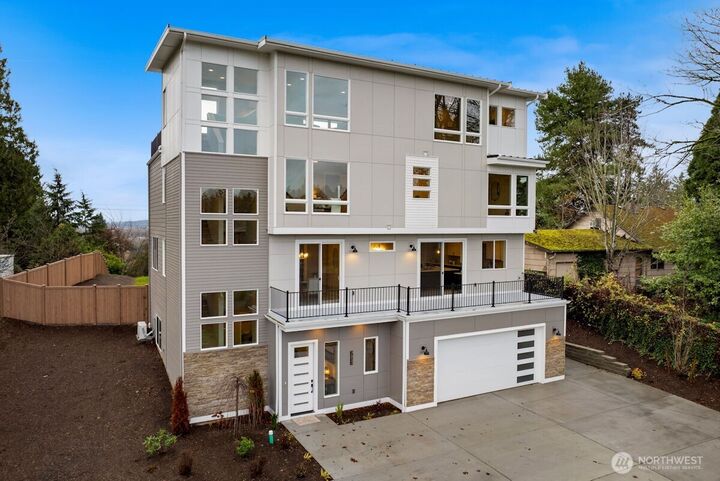 Property Photo:  7853 S 132 Street  WA 98178 
