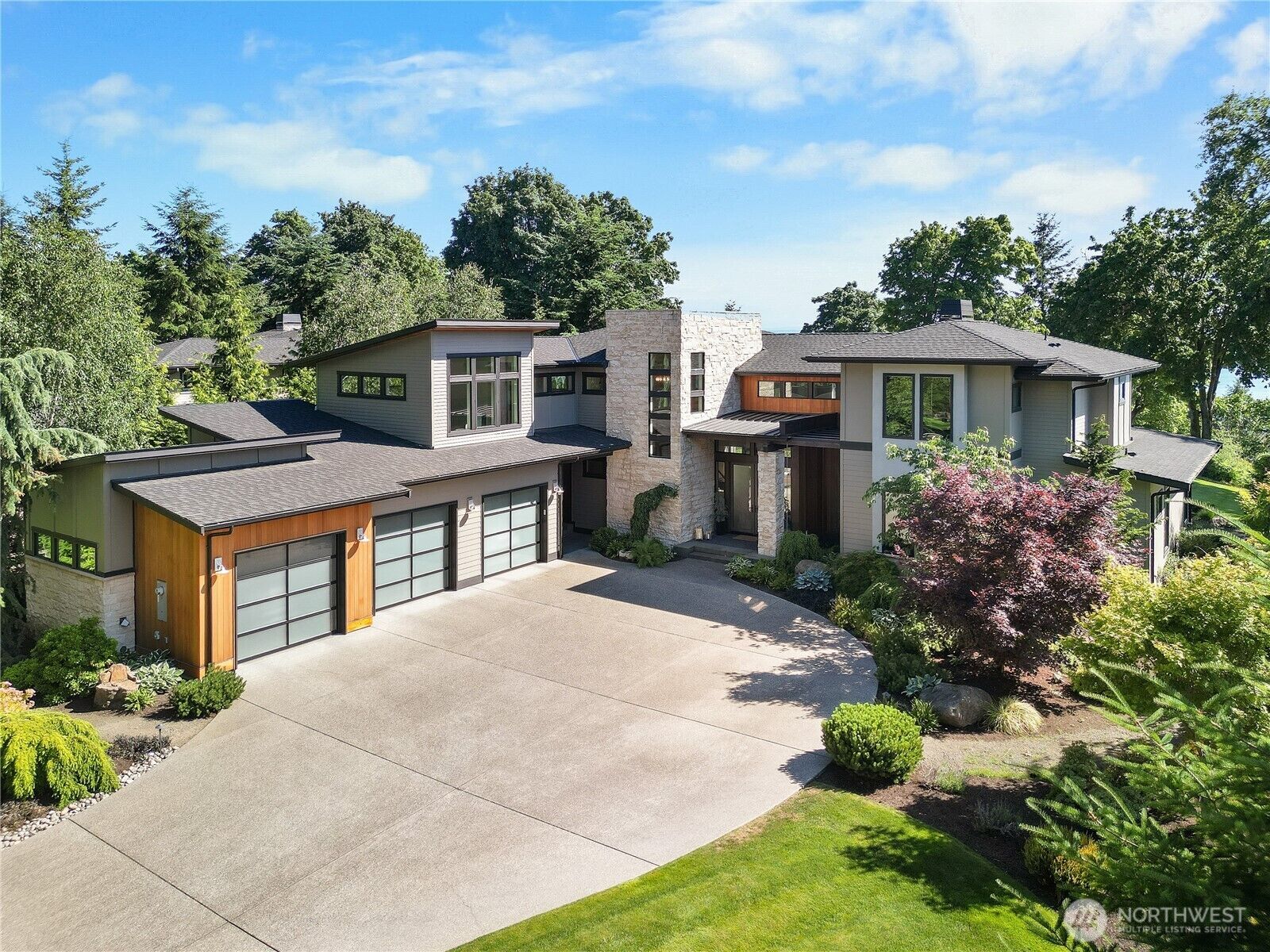 Property Photo:  946  7th Court  WA 98333 