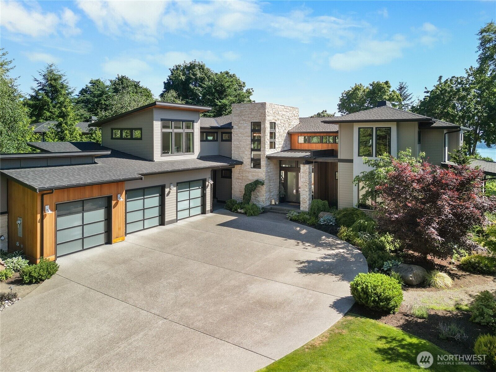 Property Photo:  946  7th Court  WA 98333 