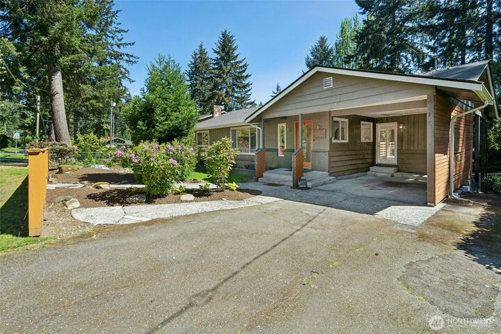 Property Photo:  19016  Firlands Way N  WA 98133 