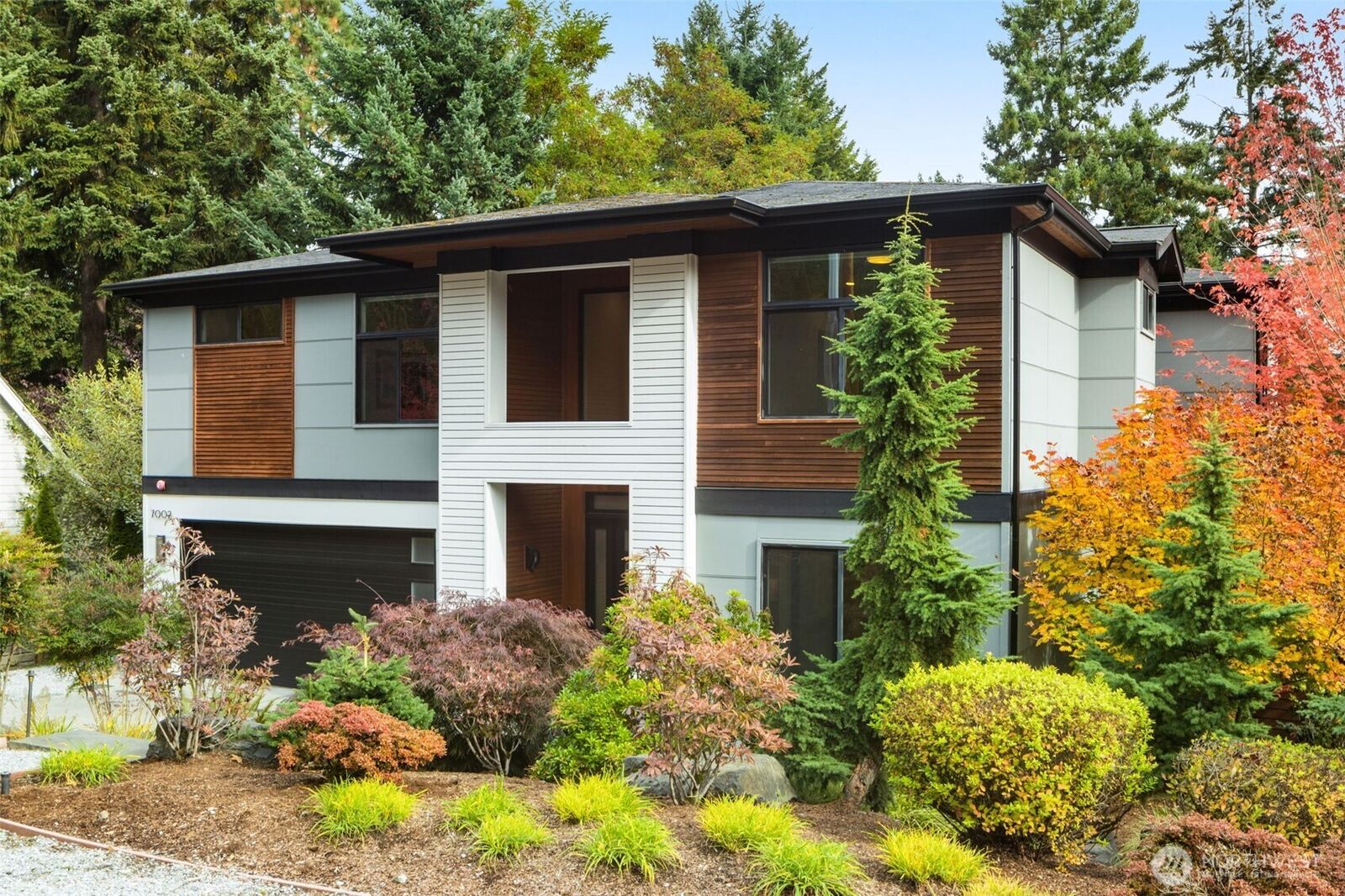 Property Photo: 7002 93rd Avenue SE WA 98040
