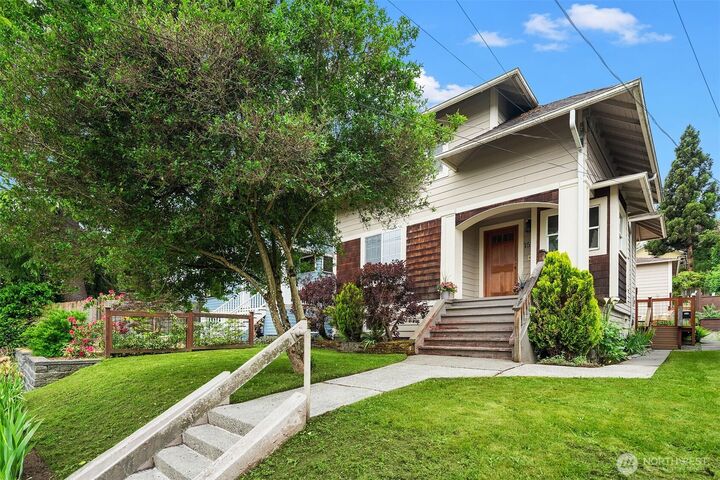 Property Photo:  1513  27th Avenue  WA 98122 