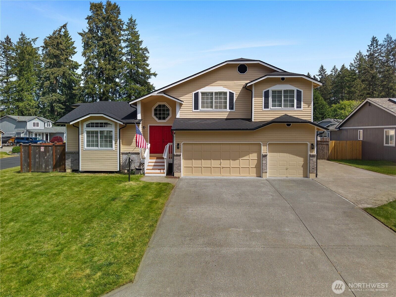 Property Photo:  20711  1st Avenue E  WA 98387 