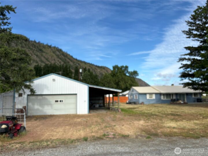 Property Photo:  221  Third Street  WA 98812 