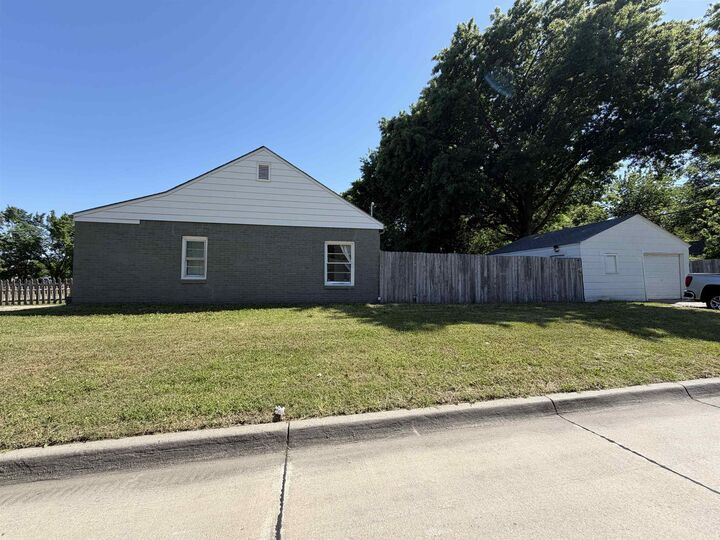 Property Photo:  801 S Lightner  KS 67218 