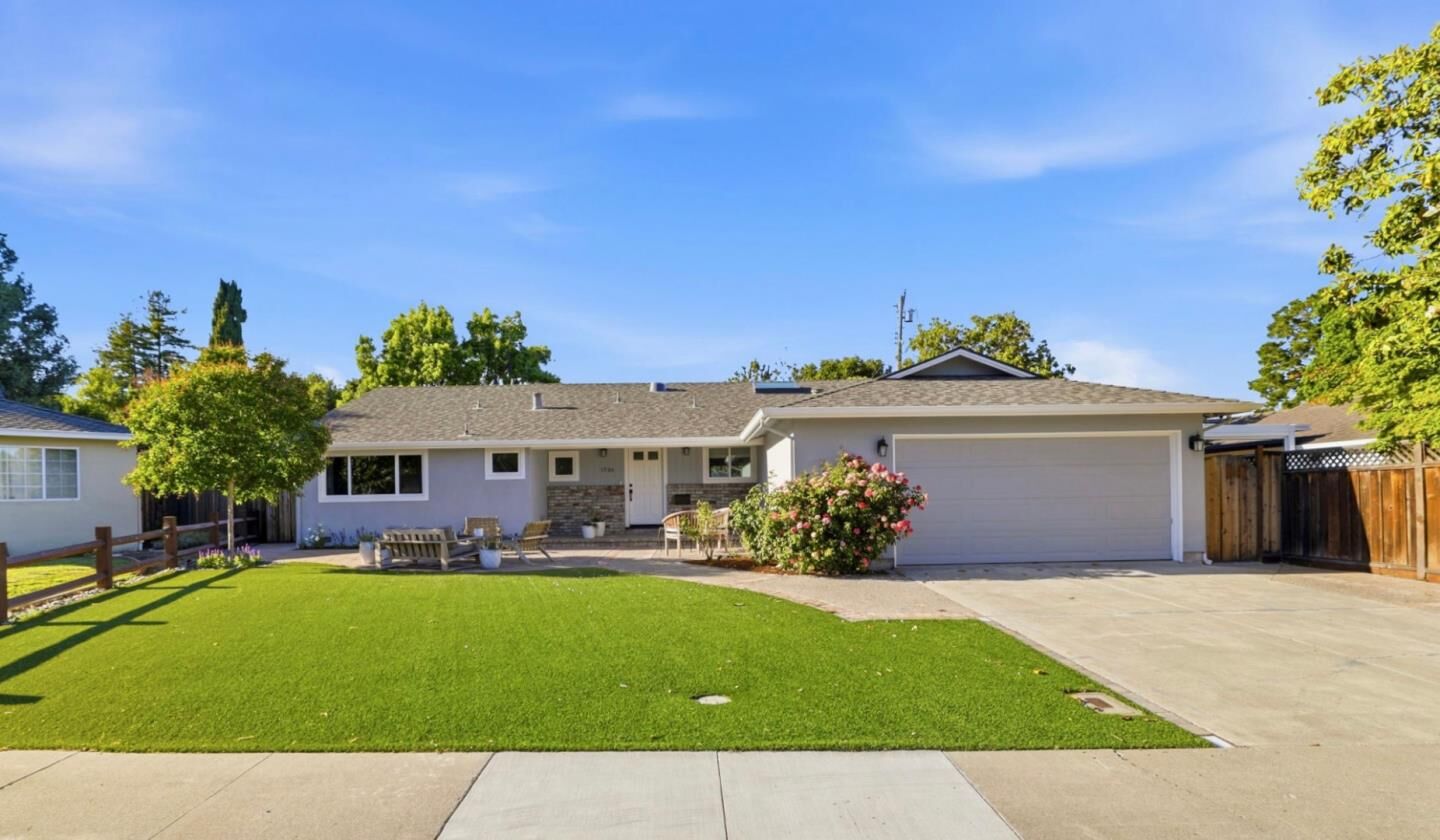 Property Photo:  1724 Peachtree Court  CA 94040 