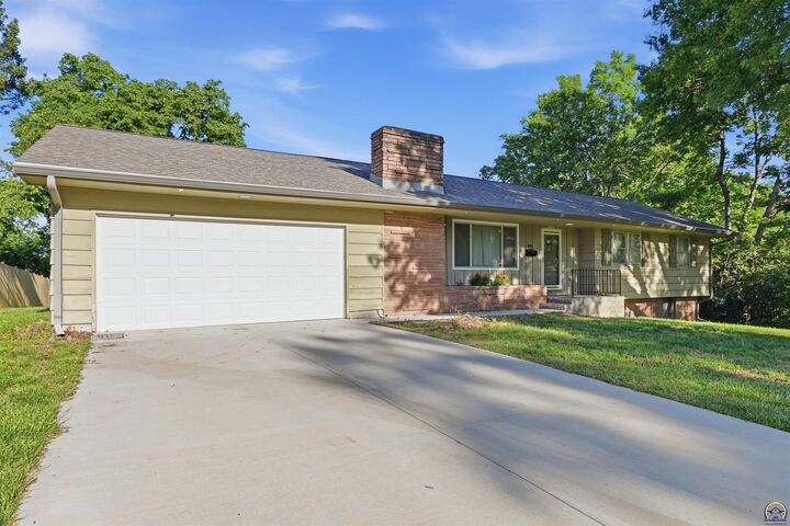 Property Photo:  2787 SW Boswell Ave  KS 66611 